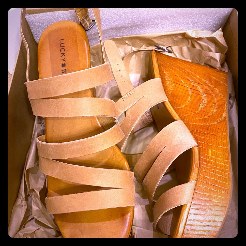 Lucky Brand platform sandal